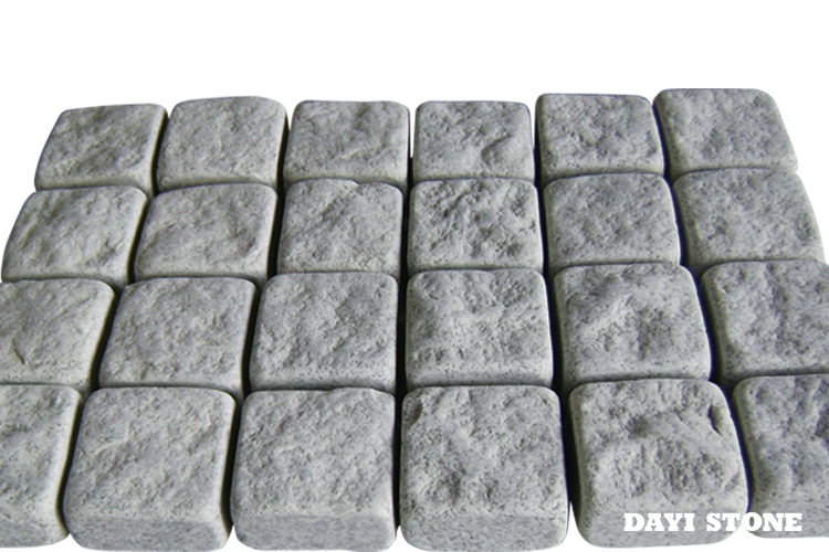 Cubes Light Grey Granite G603 Top natural split others sides sawn and tumble 10x10x10cm - Dayi Stone